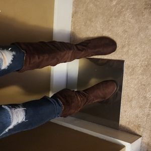 Brown boots, size 6, knee high, slouchy, flats